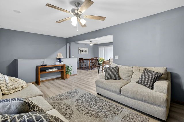 1155 N Oliver Rd, Belle Plaine, KS 67013