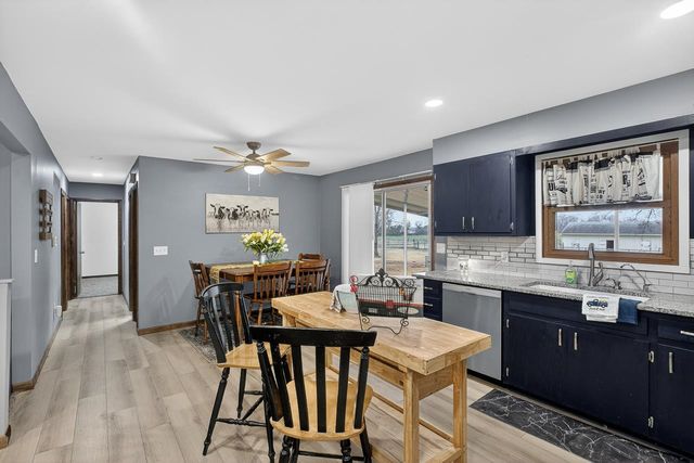 1155 N Oliver Rd, Belle Plaine, KS 67013