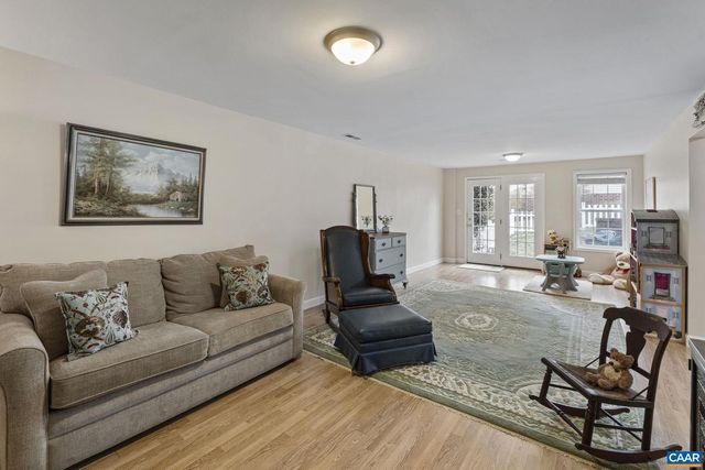 63 VILLA AVE, Zion Crossroads, VA 22942