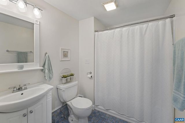 63 VILLA AVE, Zion Crossroads, VA 22942