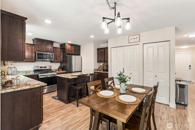 238 NE Tronson Circle, Bremerton, WA 98311