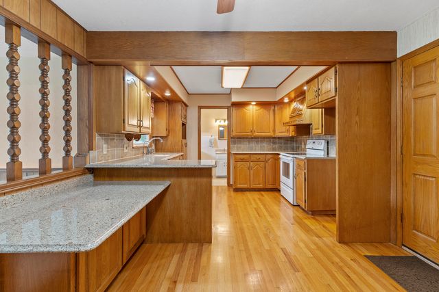 5263 North Crestwood Drive, Springfield, MO 65803