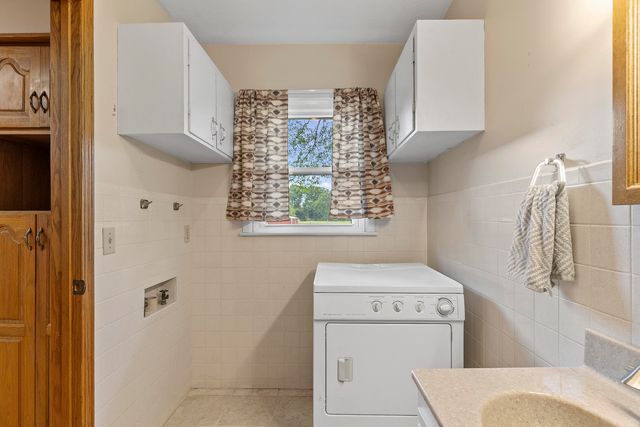 5263 North Crestwood Drive, Springfield, MO 65803