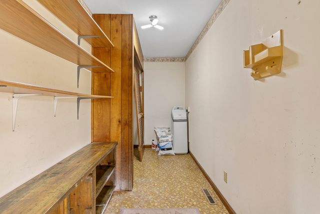 5263 North Crestwood Drive, Springfield, MO 65803