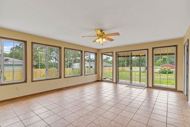 5263 North Crestwood Drive, Springfield, MO 65803