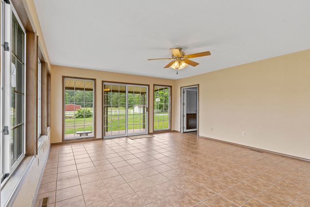 5263 North Crestwood Drive, Springfield, MO 65803