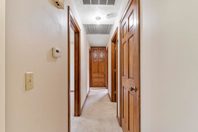 5263 North Crestwood Drive, Springfield, MO 65803