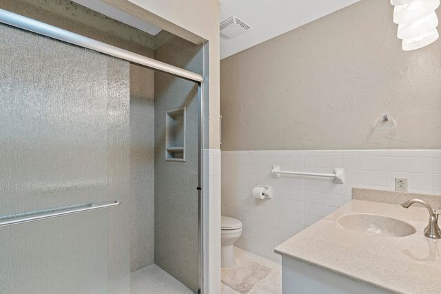 5263 North Crestwood Drive, Springfield, MO 65803