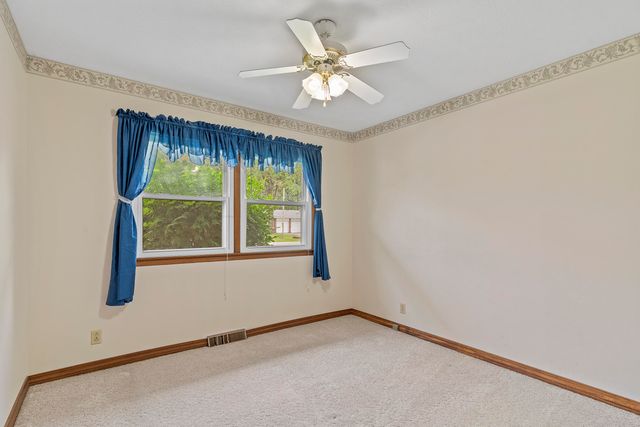 5263 North Crestwood Drive, Springfield, MO 65803