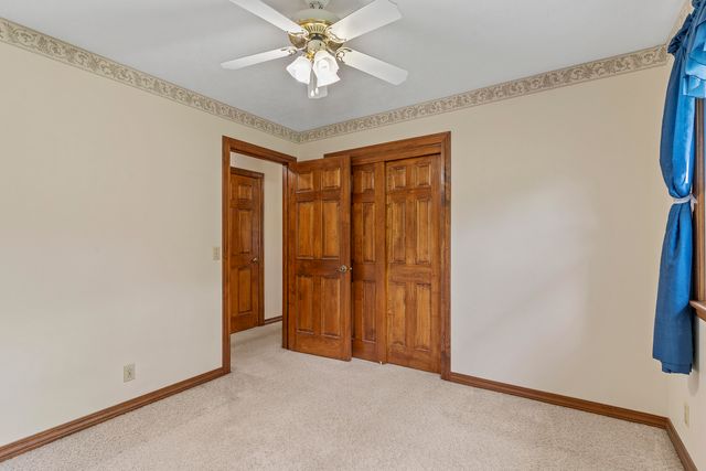 5263 North Crestwood Drive, Springfield, MO 65803