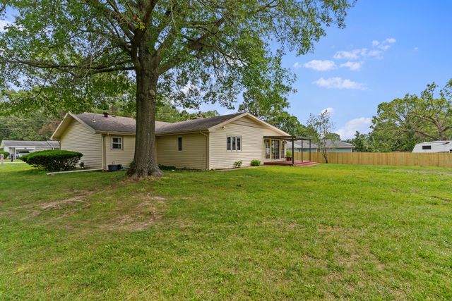 5263 North Crestwood Drive, Springfield, MO 65803
