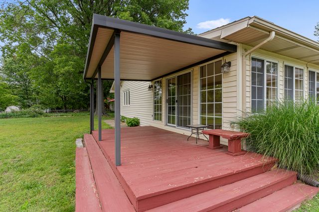 5263 North Crestwood Drive, Springfield, MO 65803