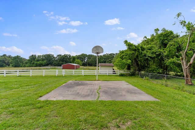 5263 North Crestwood Drive, Springfield, MO 65803