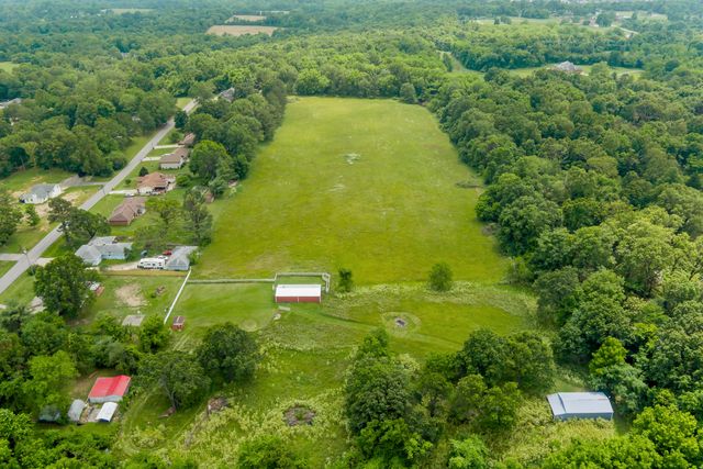5263 North Crestwood Drive, Springfield, MO 65803
