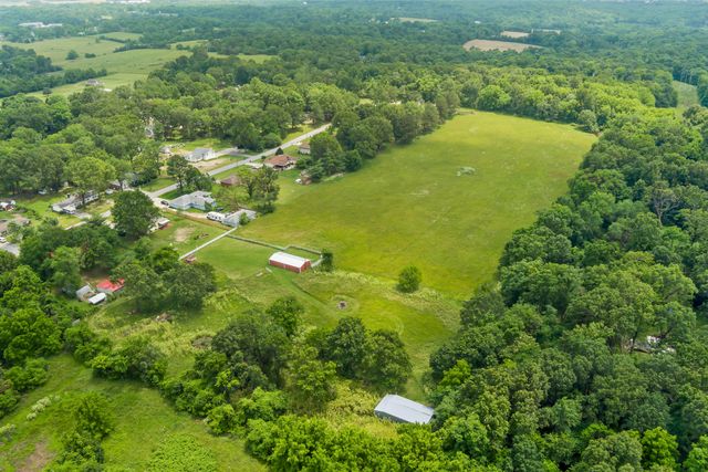 5263 North Crestwood Drive, Springfield, MO 65803