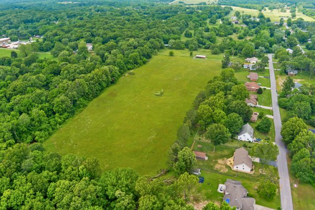 5263 North Crestwood Drive, Springfield, MO 65803