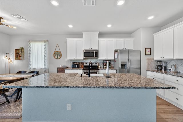 5130 Hillside Loop N, Justin, TX 76247