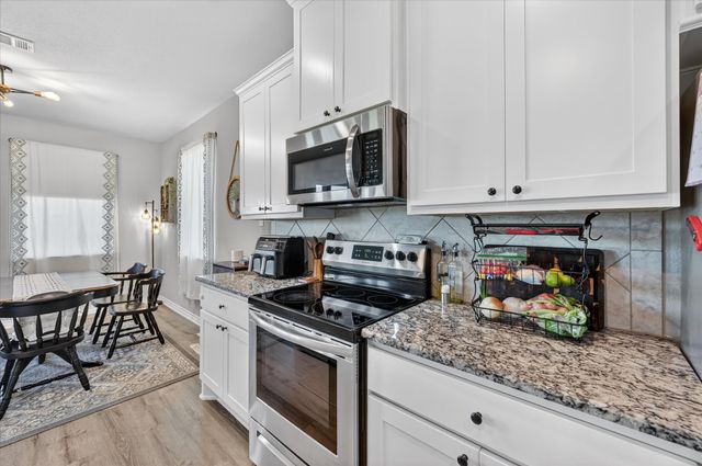 5130 Hillside Loop N, Justin, TX 76247