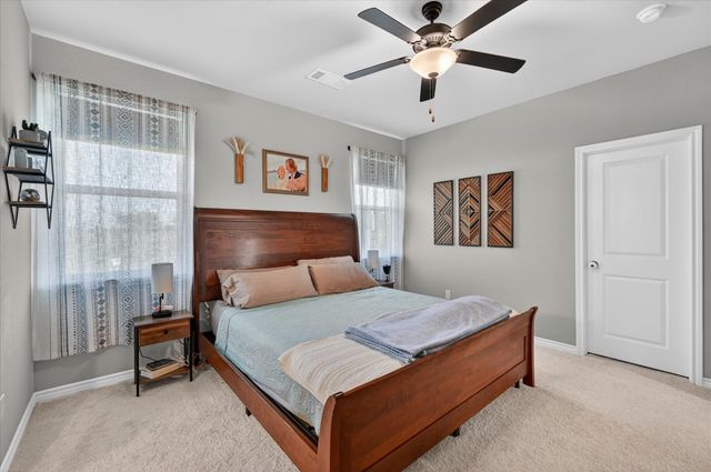 5130 Hillside Loop N, Justin, TX 76247