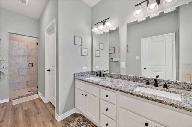 5130 Hillside Loop N, Justin, TX 76247