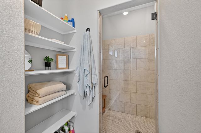 5130 Hillside Loop N, Justin, TX 76247