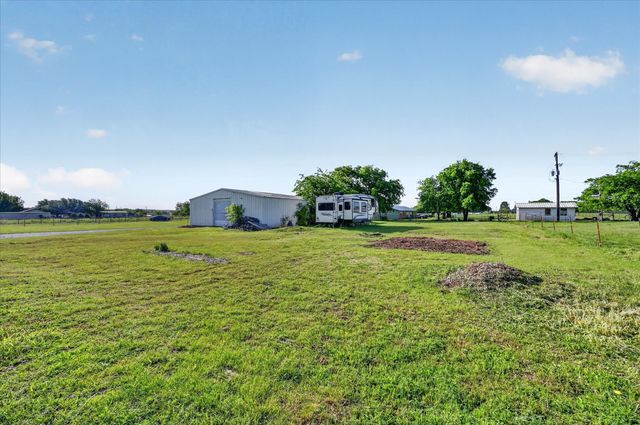 5130 Hillside Loop N, Justin, TX 76247