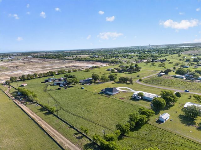 5130 Hillside Loop N, Justin, TX 76247