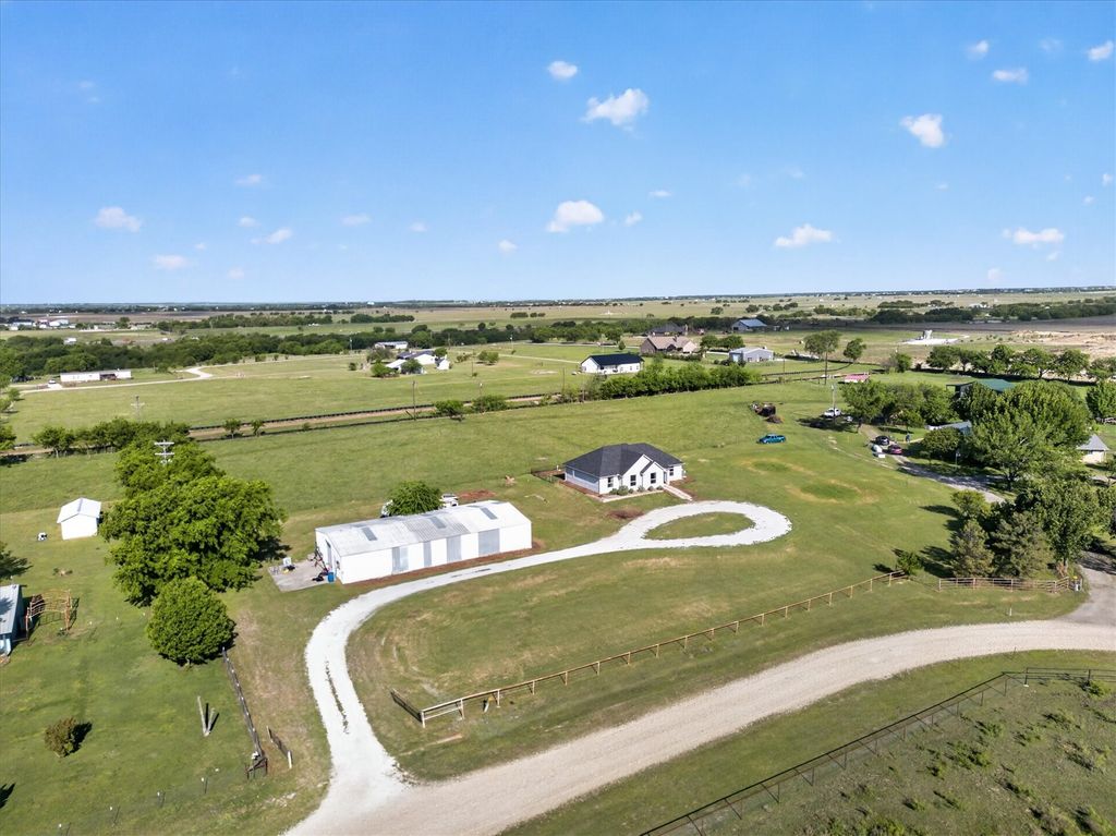 5130 Hillside Loop N, Justin, TX 76247