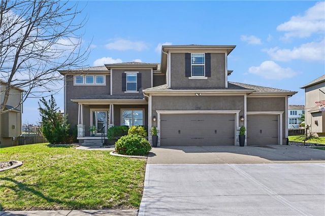 104 SW Shores Drive, Lee's Summit, MO 64064