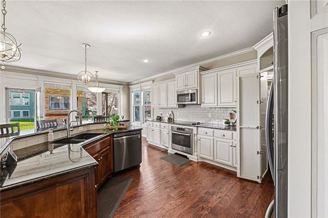 104 SW Shores Drive, Lee's Summit, MO 64064