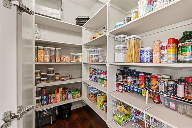 104 SW Shores Drive, Lee's Summit, MO 64064