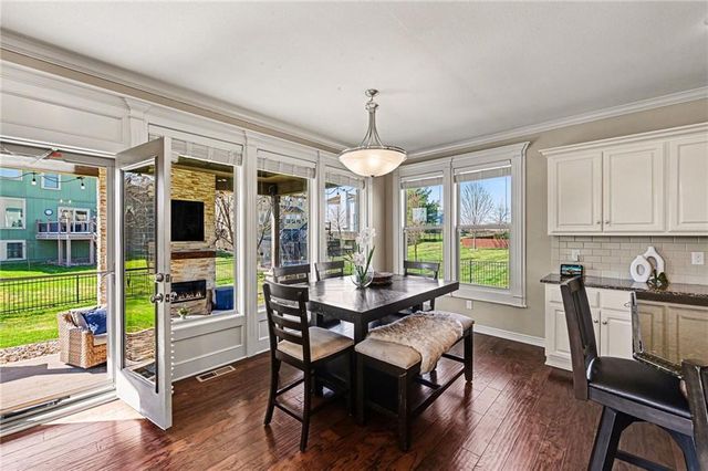 104 SW Shores Drive, Lee's Summit, MO 64064