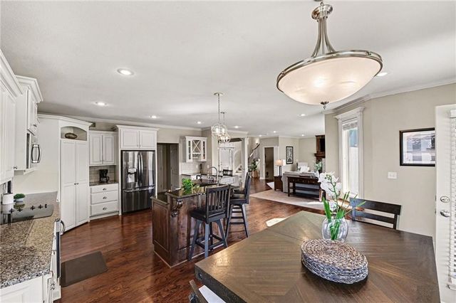 104 SW Shores Drive, Lee's Summit, MO 64064