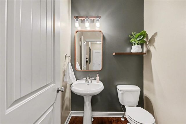 104 SW Shores Drive, Lee's Summit, MO 64064