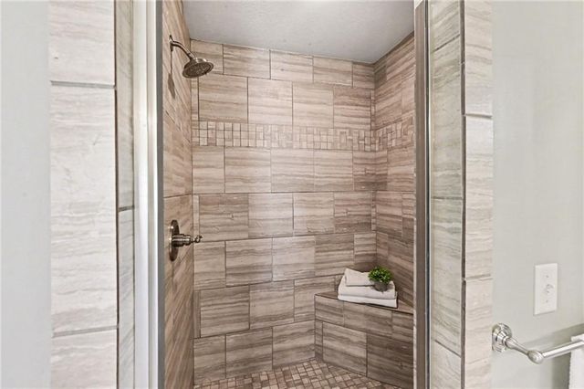 104 SW Shores Drive, Lee's Summit, MO 64064