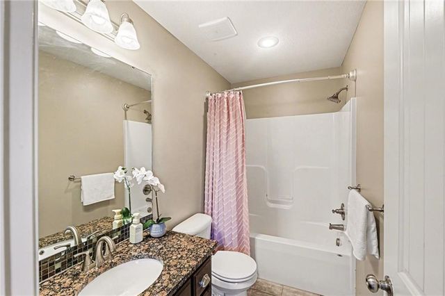 104 SW Shores Drive, Lee's Summit, MO 64064