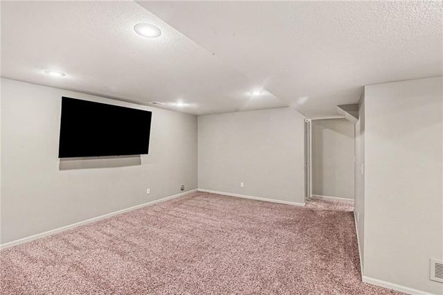 104 SW Shores Drive, Lee's Summit, MO 64064