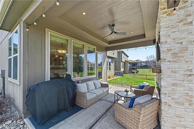 104 SW Shores Drive, Lee's Summit, MO 64064