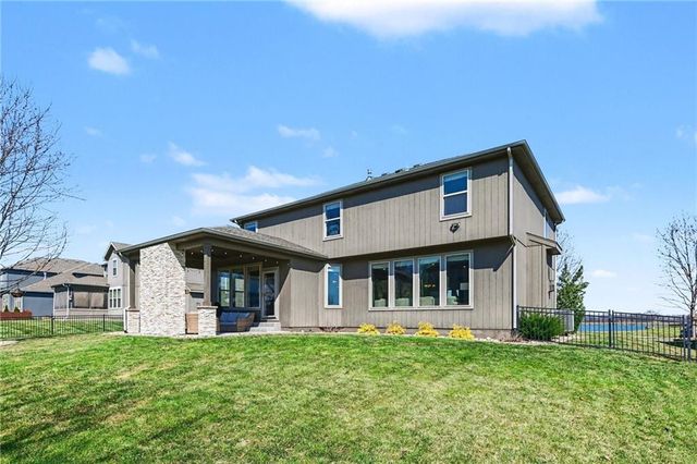 104 SW Shores Drive, Lee's Summit, MO 64064