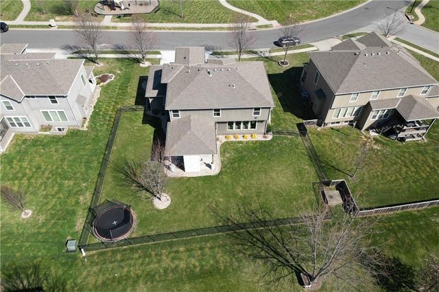 104 SW Shores Drive, Lee's Summit, MO 64064