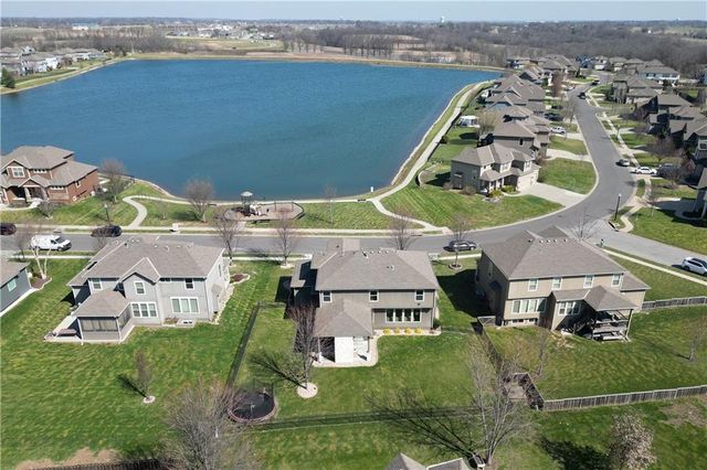 104 SW Shores Drive, Lee's Summit, MO 64064