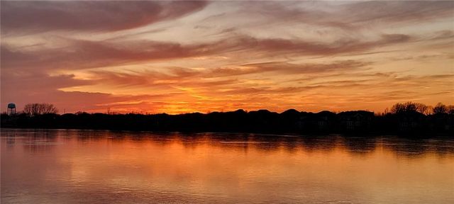 104 SW Shores Drive, Lee's Summit, MO 64064