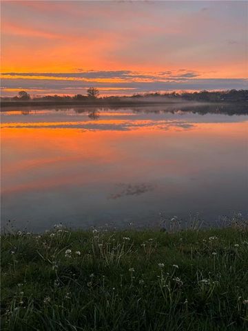 104 SW Shores Drive, Lee's Summit, MO 64064