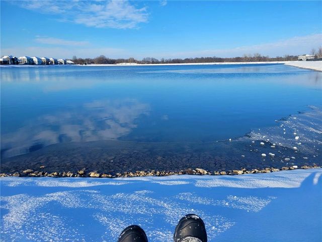 104 SW Shores Drive, Lee's Summit, MO 64064