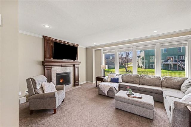 104 SW Shores Drive, Lee's Summit, MO 64064