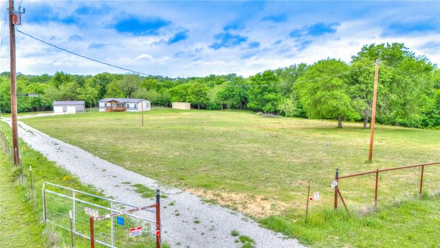 135 Lelon Lane, Springtown, TX 76082