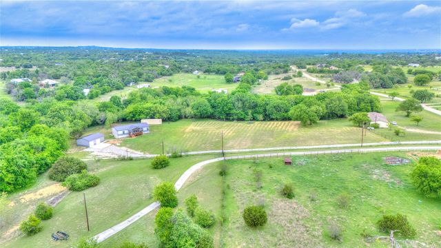 135 Lelon Lane, Springtown, TX 76082