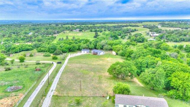 135 Lelon Lane, Springtown, TX 76082