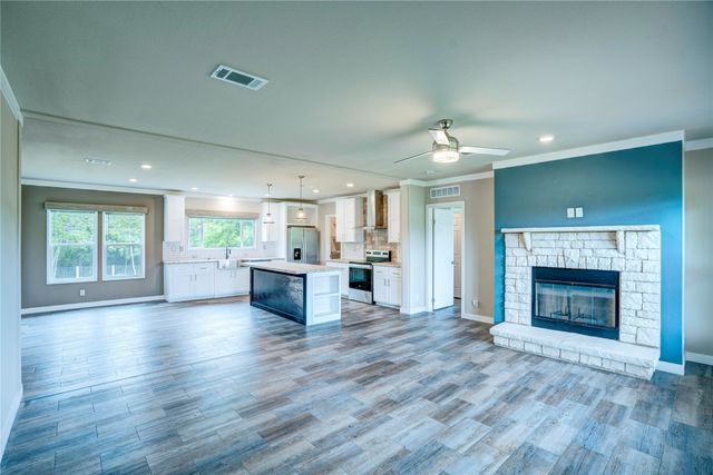 135 Lelon Lane, Springtown, TX 76082
