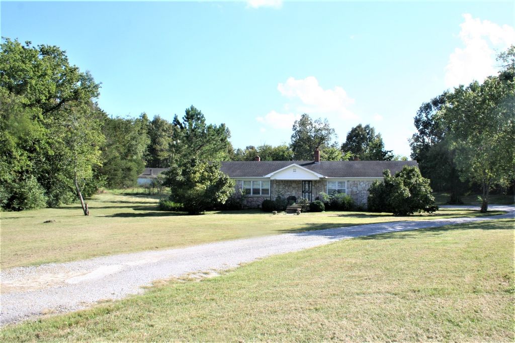 1361 E Commerce St, Lewisburg, TN 37091